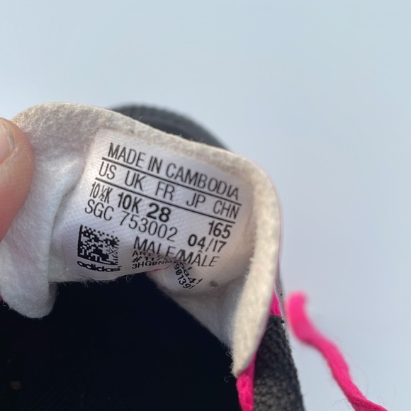 Adidas cleats and shin guards for soccer - Picture 3 of 4